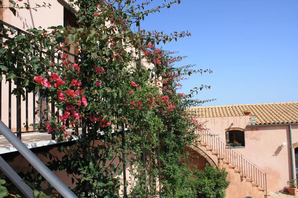 Agriturismo Case Tabarani Collesano Ngoại thất bức ảnh